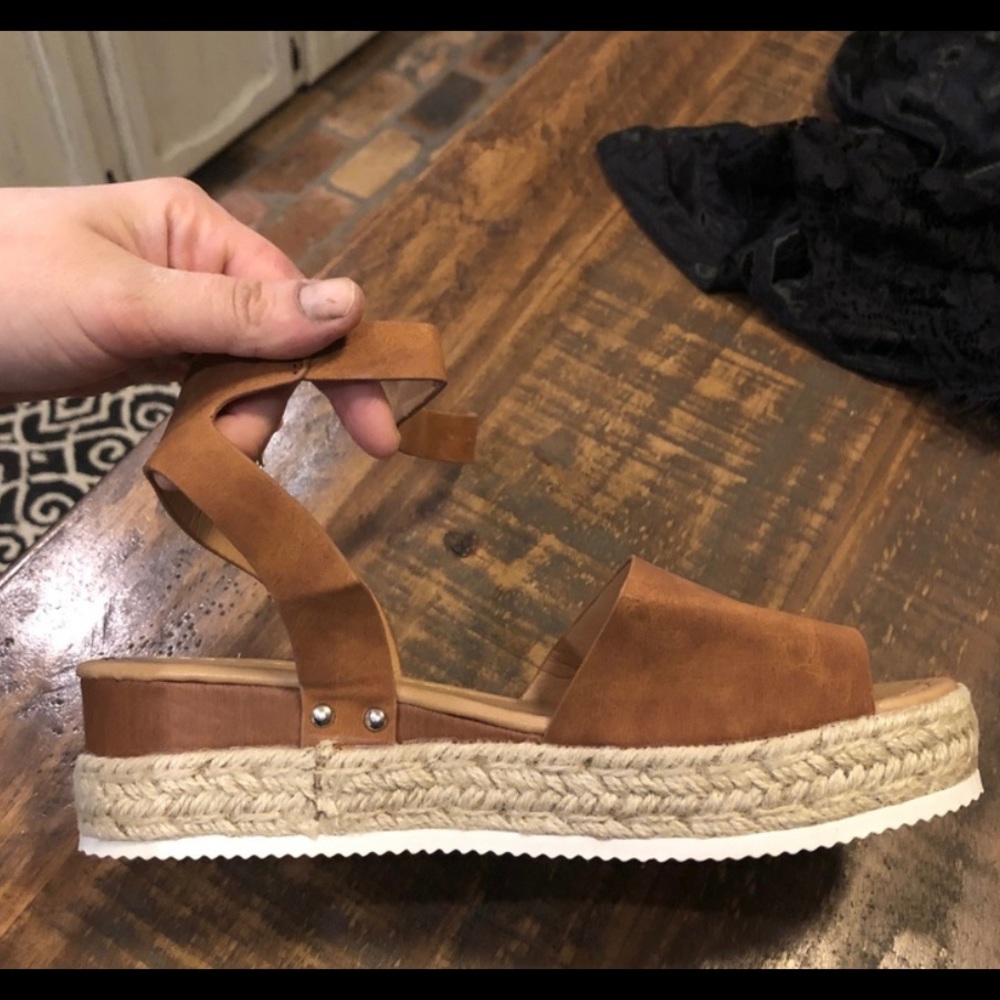 STRAP BUCKLE SANDALS - Picture 6 of 8